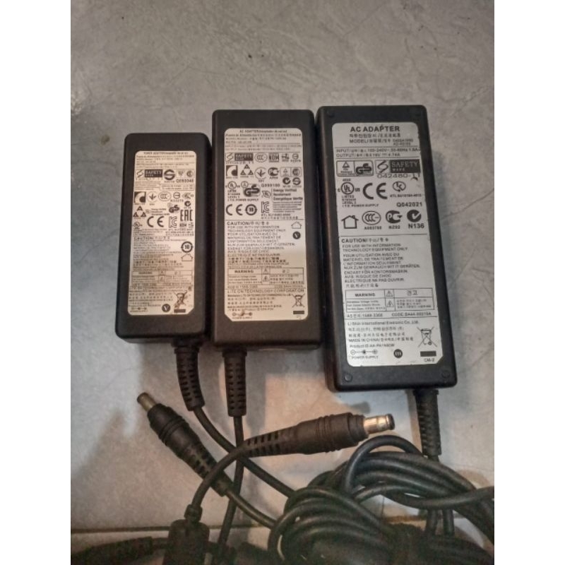 Adaptor Charger Laptop Samsung ORIGINAL bawaan