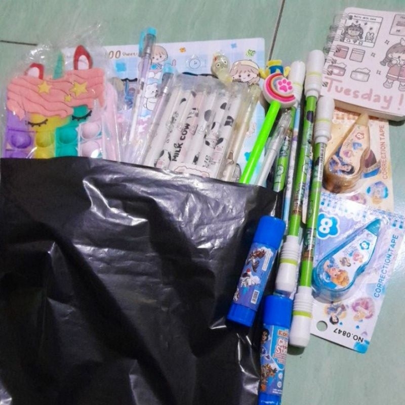 

paket ATK kantor premium dpet seplastik penuh ukuran 35CMx25CM