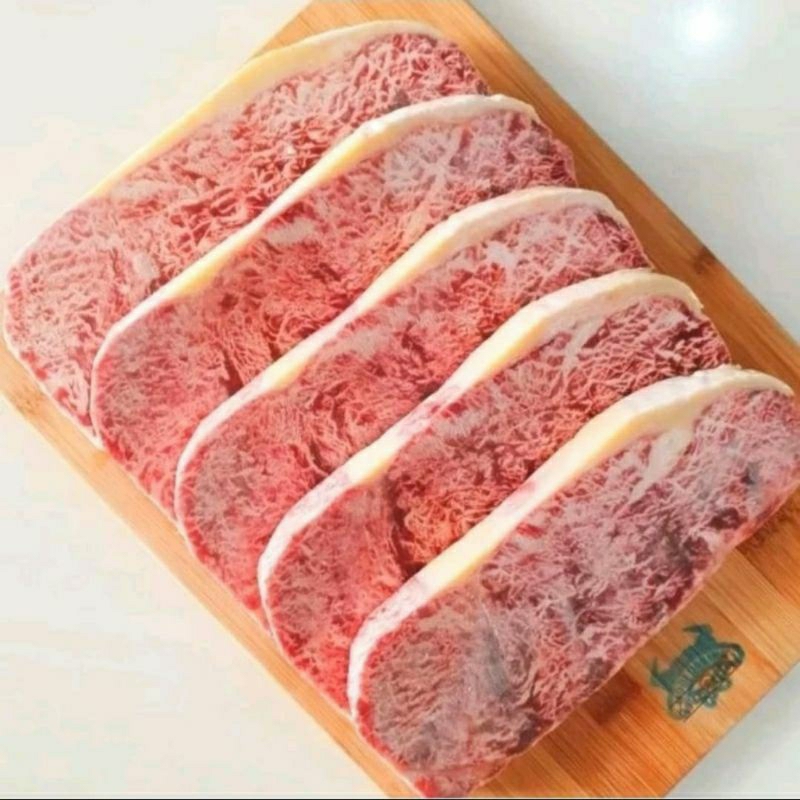 Sirloin waqyu meltique 1kg / striploin Meltique / wagyu Meltique steak