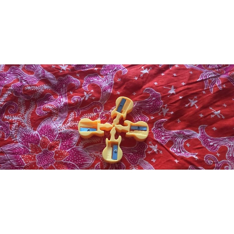 

rautan pensil gitar kecil