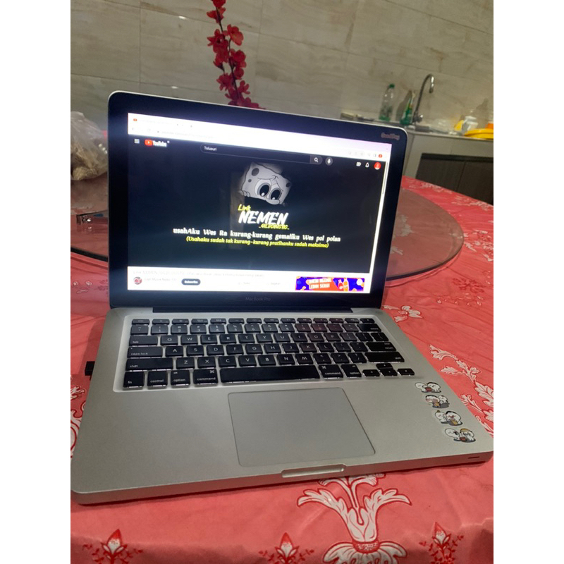 Macbook pro 2011 .4gb /128gb