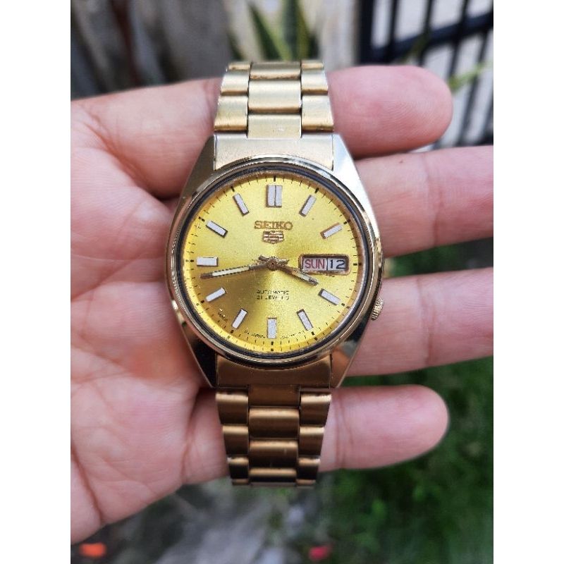 jam tangan seiko 5 otomatis gold normal ga ada kendala mulus