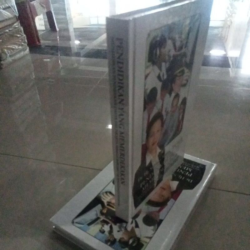 pendidikan yg memerdekakan