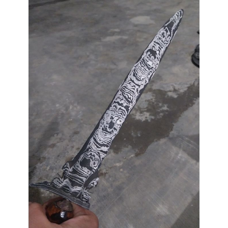 Keris omyang jimbe putut kembar pamor miring