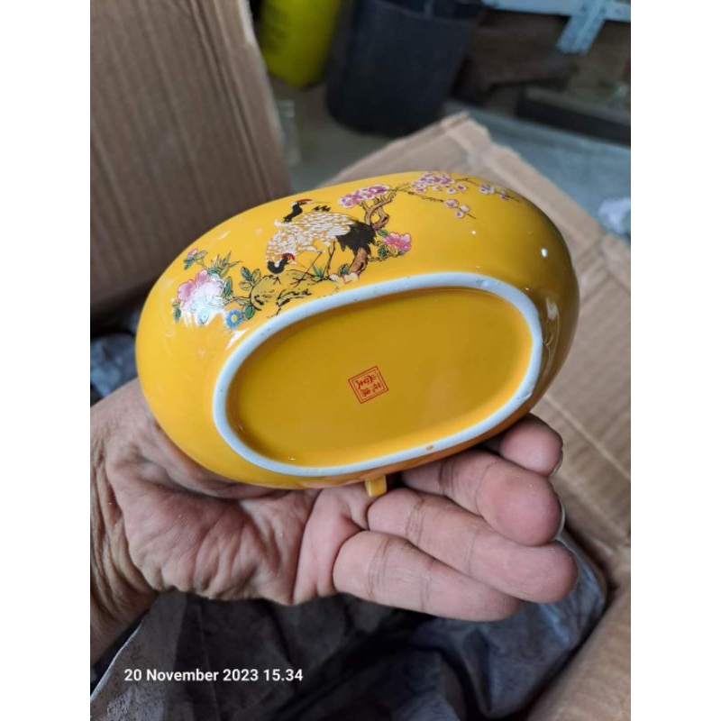 Cepuk mandi keramik burung kecil