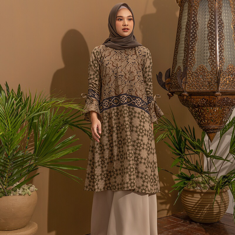 Preloved Fayra Tunik Nadeema Heaven lights x Kami Idea size s