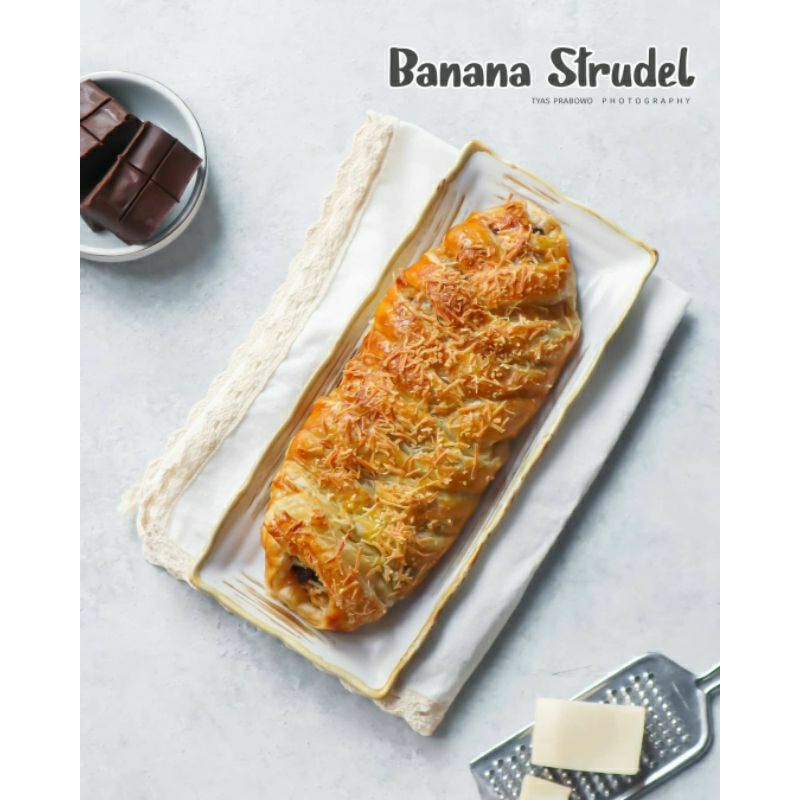 

BANANA STRUDEL, PISANG COKLAT KEJU.