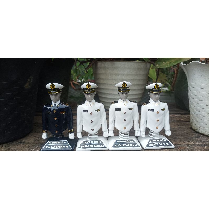 miniatur patung pelayaran/sttd/tni/polri/kedinasan lainnya navy blue/pdu putih wisuda dan umum