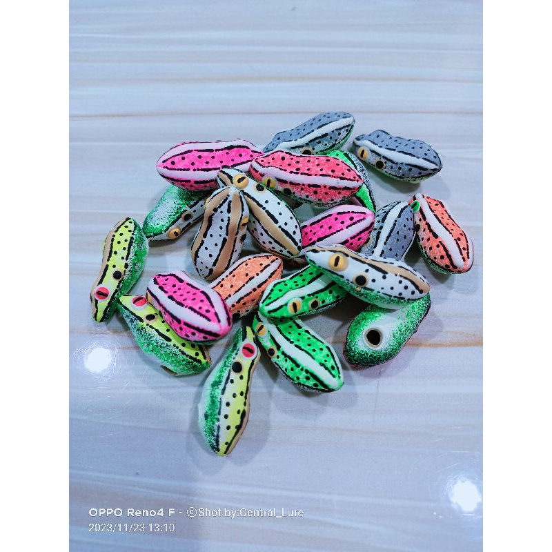 Body Soft Frog 3,7cm bahan biotex Gold-white