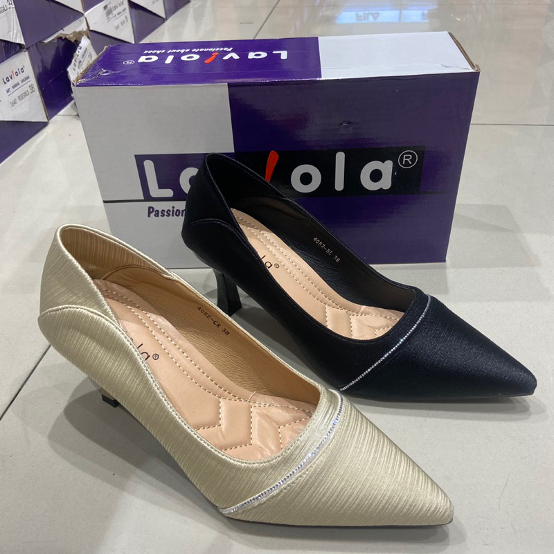 sepatu formal fantofel heels untuk kerja//Laviola//best seller