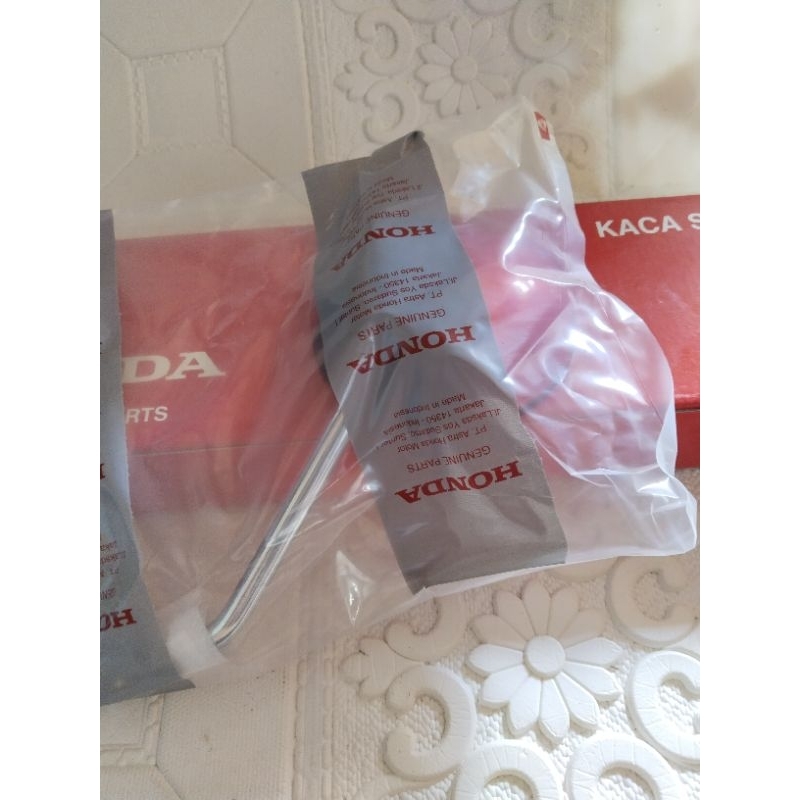 88110-KYT-940CSR SPION KANAN BISA DIPASANG KE KIRI TINGGAL DIPUTAR KACANYA SAJA SCOOPY KARBU SCOOPY 