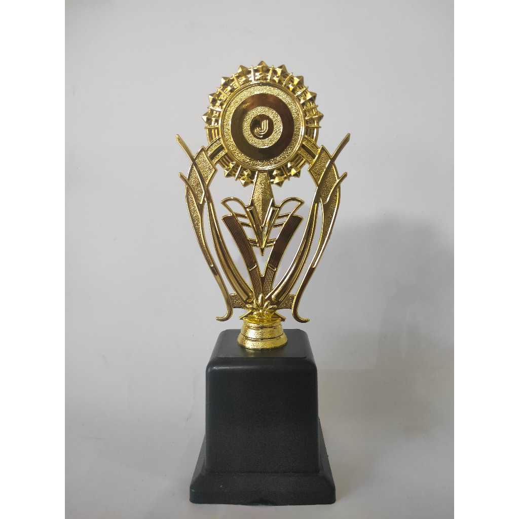 

Trophy Cantik Kecil