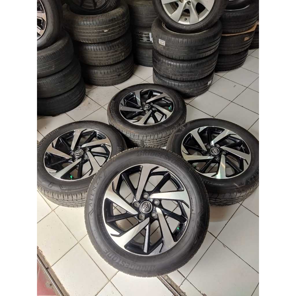 velg mobil bekas OEM RUSH ring 17 pcd 5x114,3 plus ban 215 60 r17
