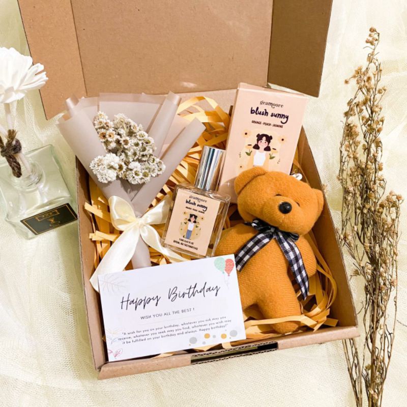 

Original KADO ULANG TAHUN CEWEK MURAH / KADO WISUDA/ HAMPERS KADO CEWEK / GIFT BOX CEWEK MURAH / GRADUATION GIFT / BIRTHDAY GIFT !