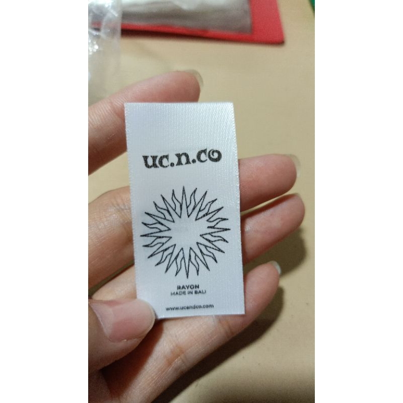 

WASHING LABEL SATEN TEBAL IMPORT 1200 PCS