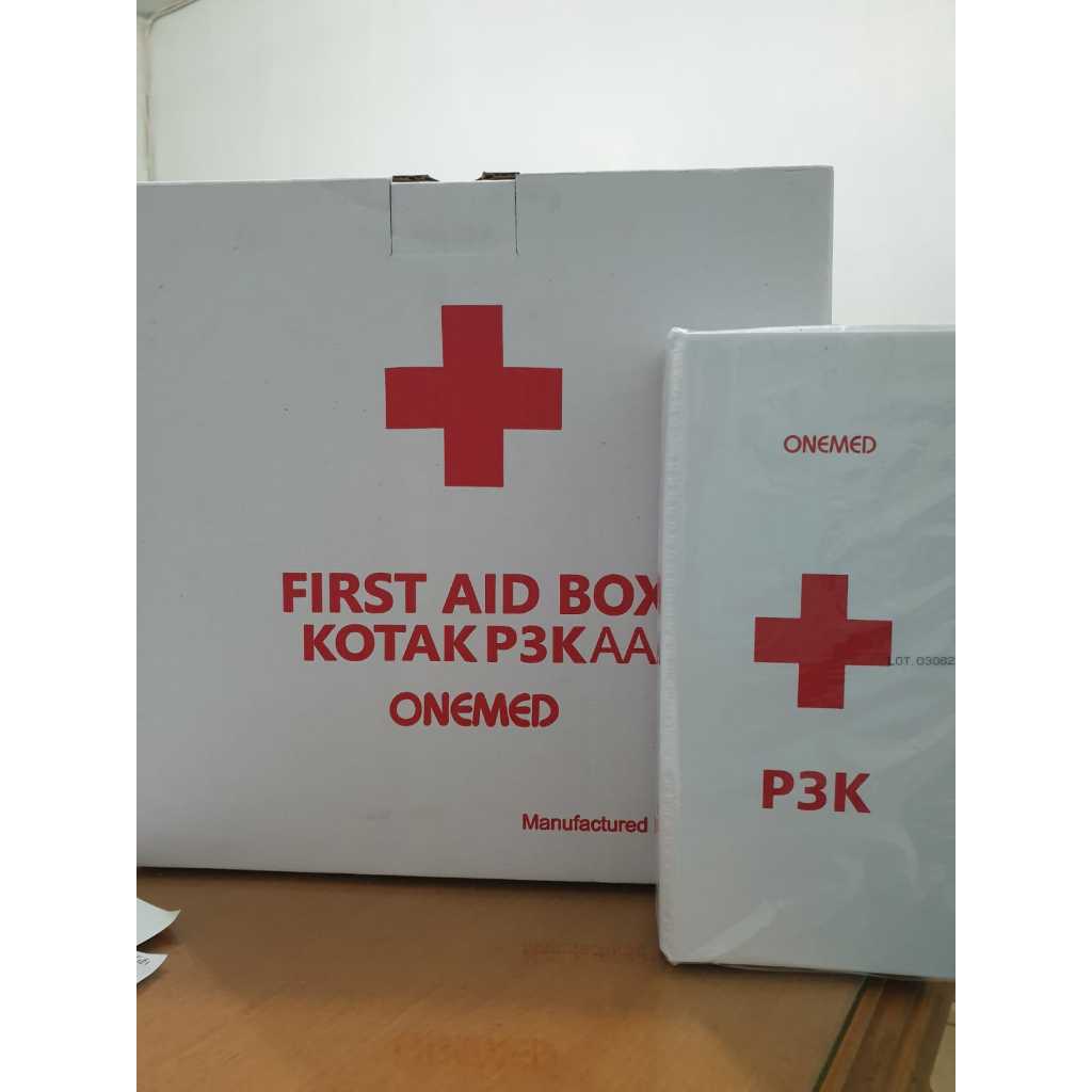 kotak P3K besar tipe kotak P3K AA tanpa isi (dinding) / kotak P3K kecil dengan isi