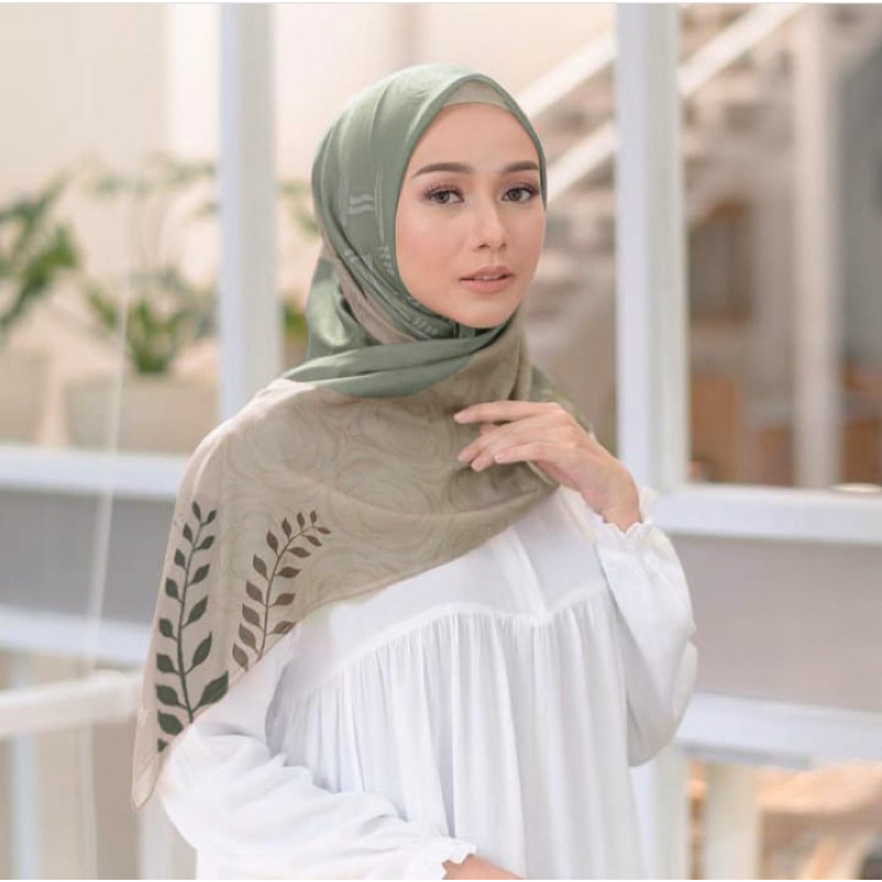 Terbaru  Hijab Segiempat Voal Motif Paula Sage