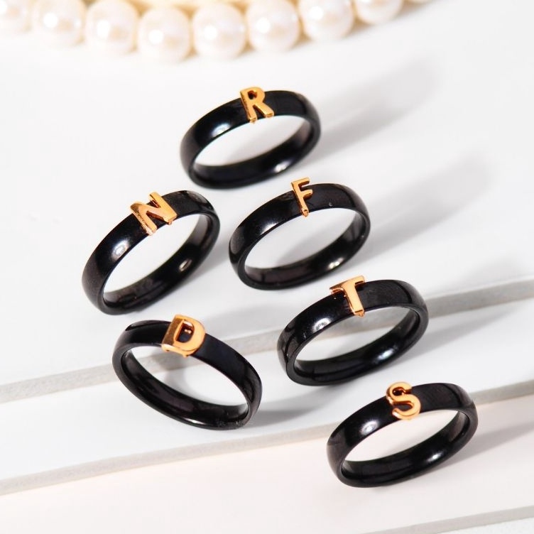 Meroket Cincin Keramik Fashion Emas Huruf A- J ( 8 K ) - Toko Emas Gadjah