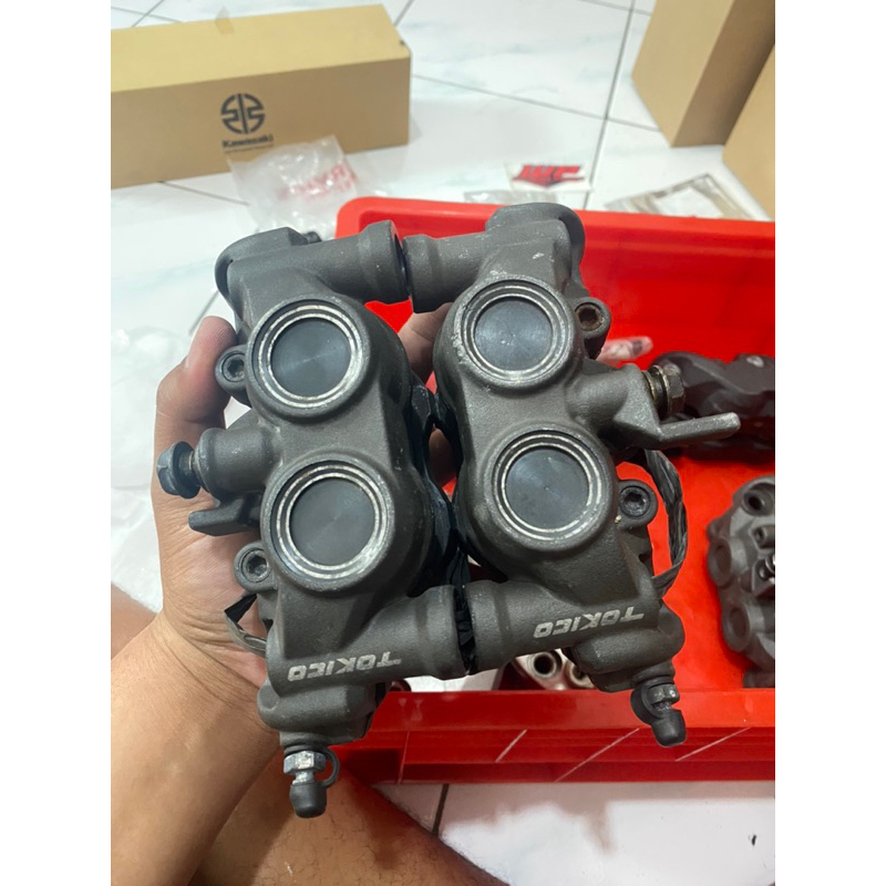 KALIPER DEPAN MOGE TOXICO KACAMATA