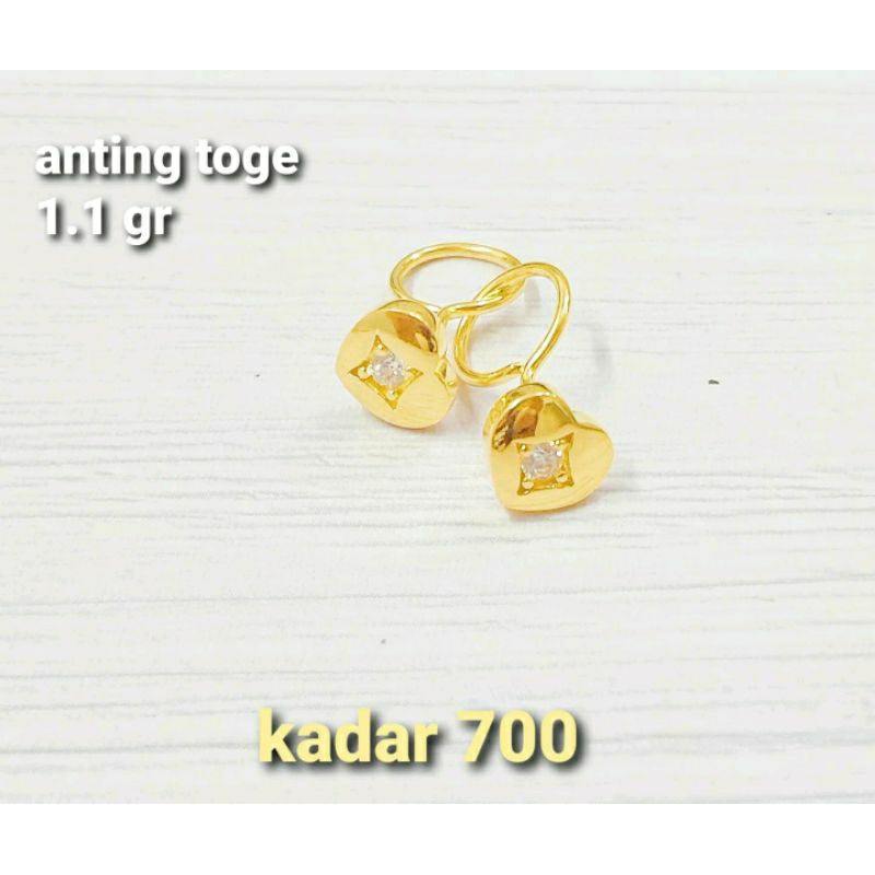 Anting Toge.Emas kadar 700/16K.