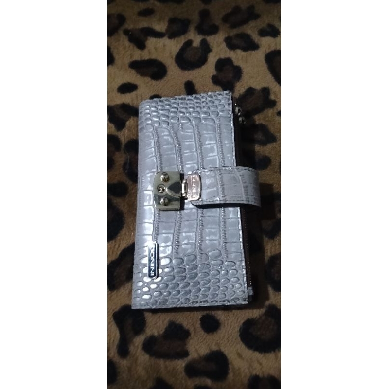 Dompet Donini