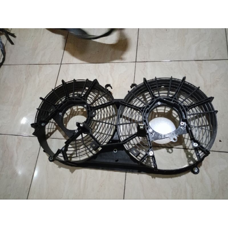 Shroud Fan Radiator No.2 Hiace Commuter Housing Rumah Motor Fan Radiator Hiace Commuter