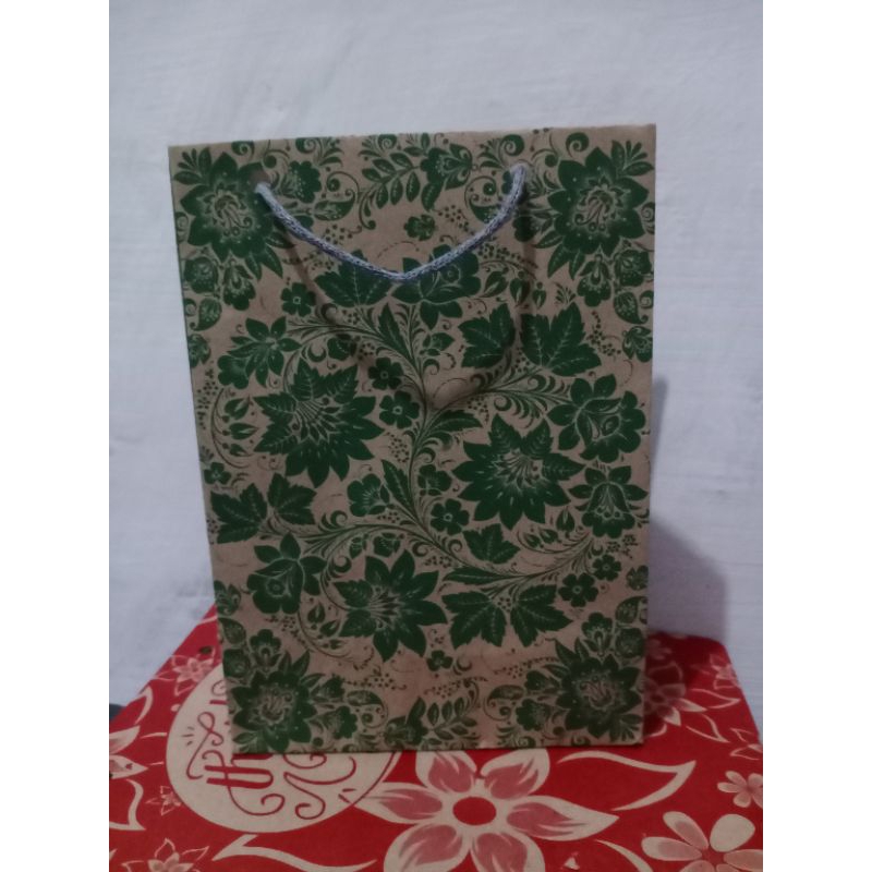 

PAPERBAG UKURAN WAFER KECIL 15x21x7