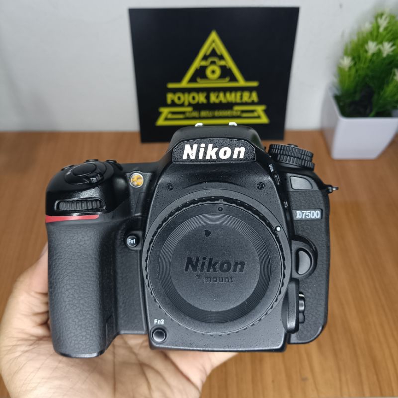 NIKON D7500 MULUSS BONUS BANYAK NIKON 7500 BUKAN D750