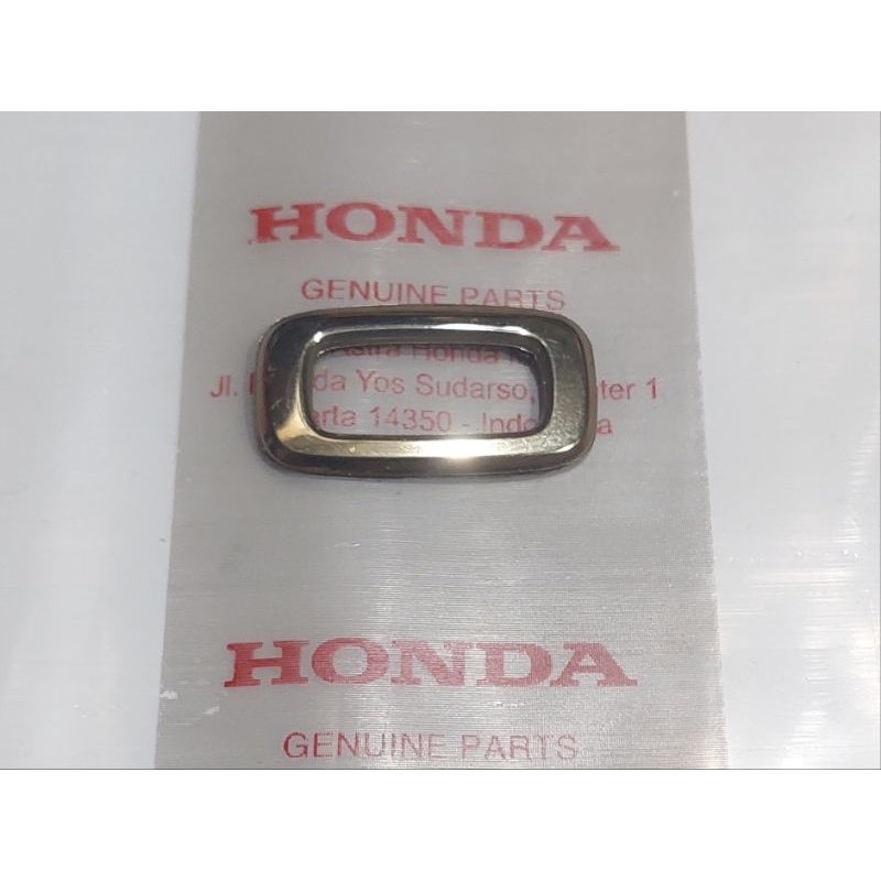 Emblem Logo Honda Scoopy 2021 2022 K2F HURUF (O) warna Gold chroom 3D original