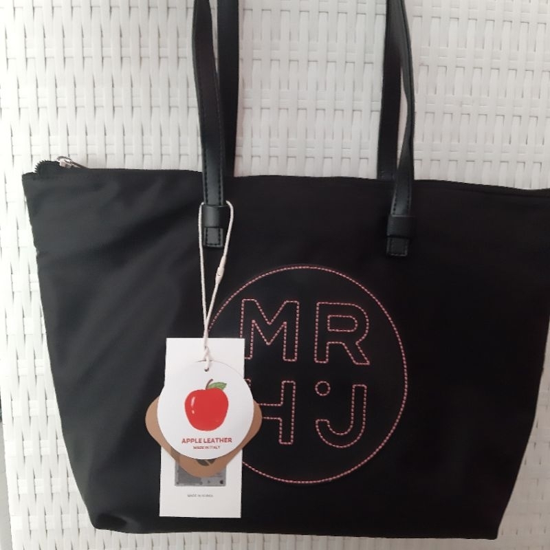 [Original] Marhen J Bello Comfort