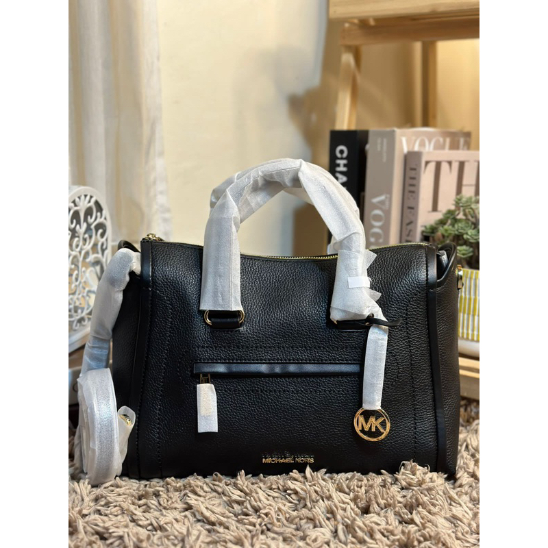 MK carine large black