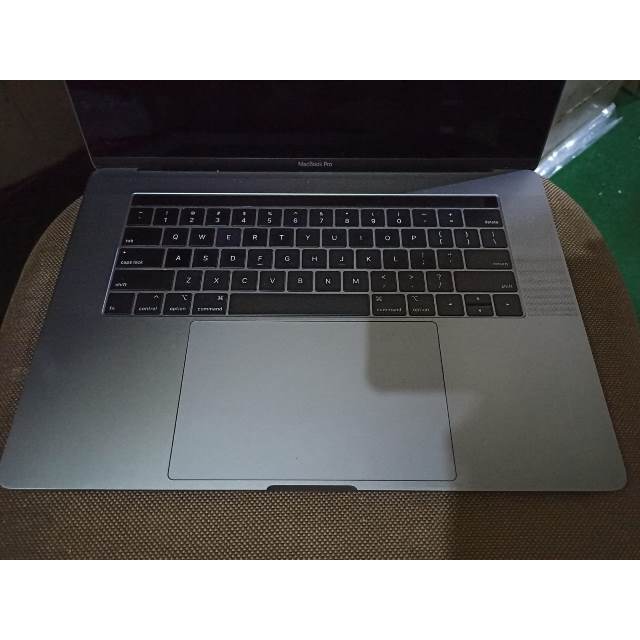 Macbook Pro 15'' MID 2019 Core i9/16/512GB Bekas