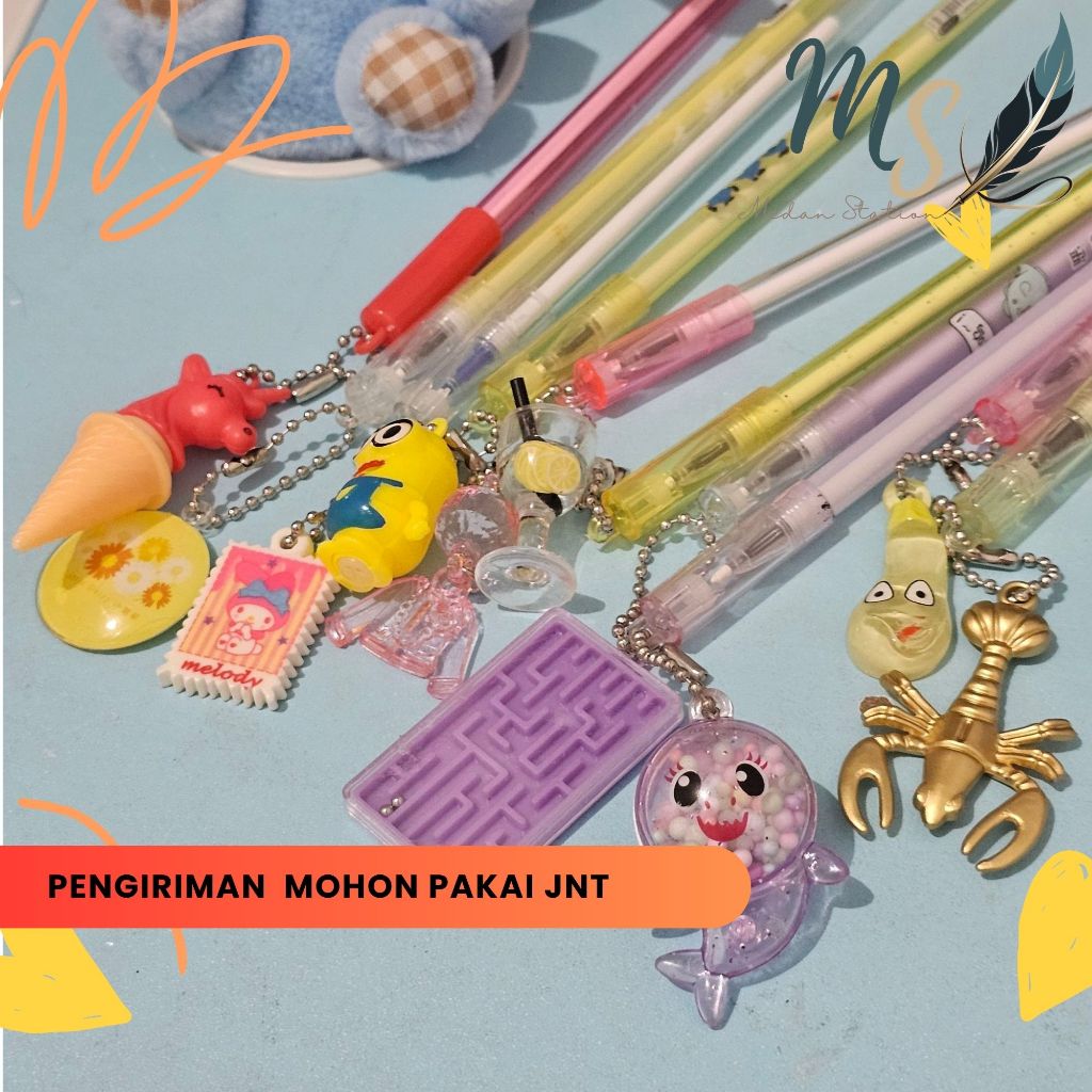 

Medan Station || [ 12PCS / 1 LUSIN ] Pulpen Gantung Pulpen Karakter Banyak variasi / 1 Lusin Pulpen Gantung Tinta Hitan Dan Biru