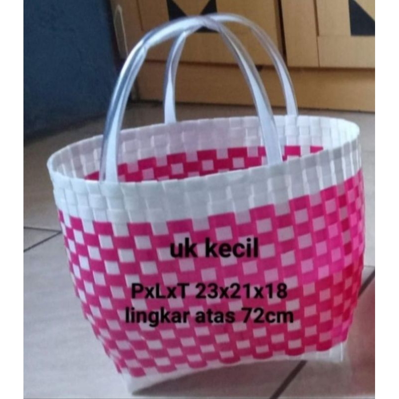 Tas anyaman plastik kaca ukuran kecil