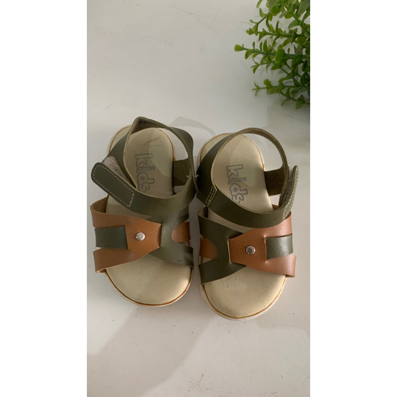 PRELOVED SANDAL SEPATU YONGKI KIDS