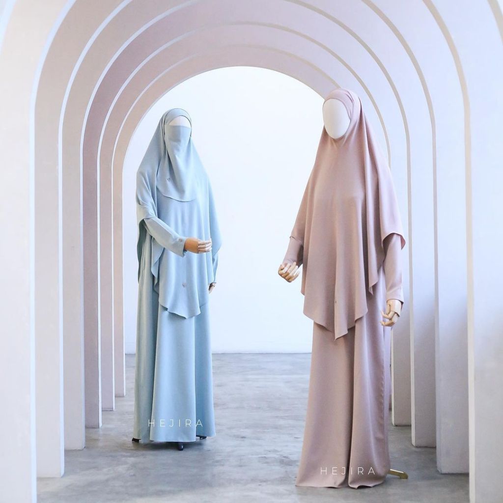 Nema Abaya - Could LXL by Hejira (Preloved, minor deffect)