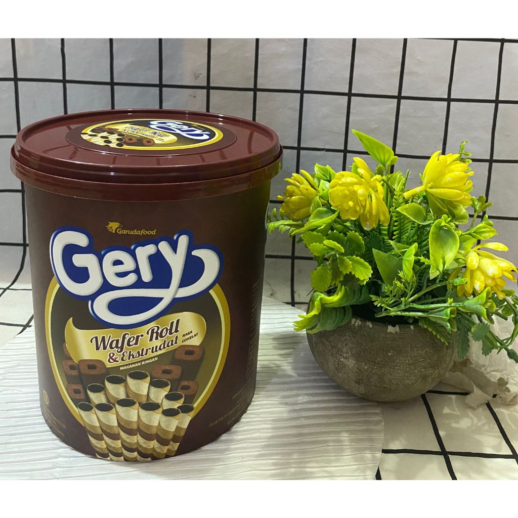 

Cod / Gerry waffer roll -+ 350 gram 1 dusan isi 6 pcs / Gerry waffer roll -+ 350 gram 1 dus isi 6 toples / Gery wafer roll & exstrudat chocolate 350 gram