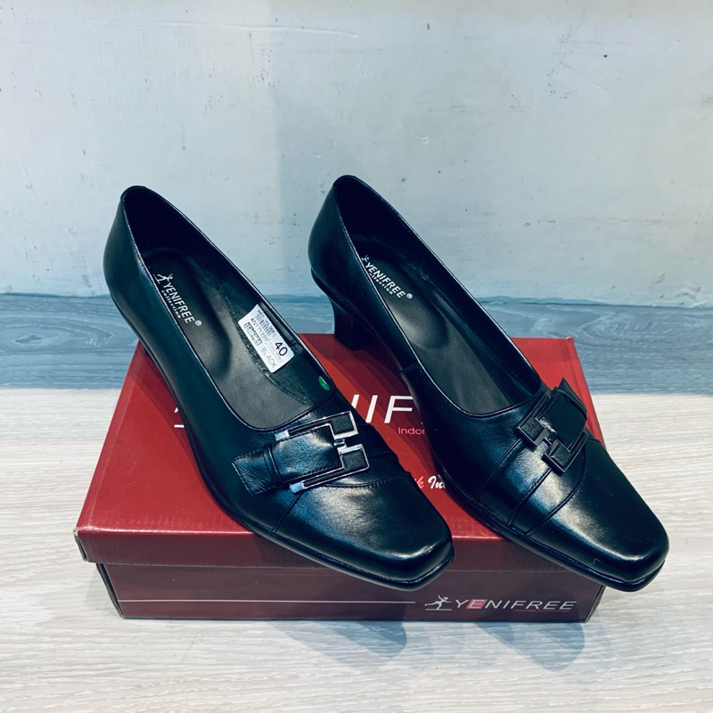 Sepatu Pantofel Wanita / Sepatu Kantor YENIFREE - YN-002