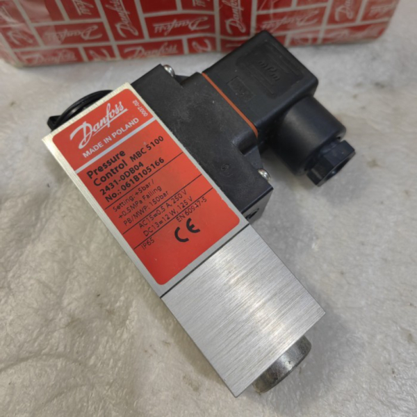 

Unik Danfoss MBC 5100 Pressure Switch 5Bar MBC5100 061B105166 Berkualitas