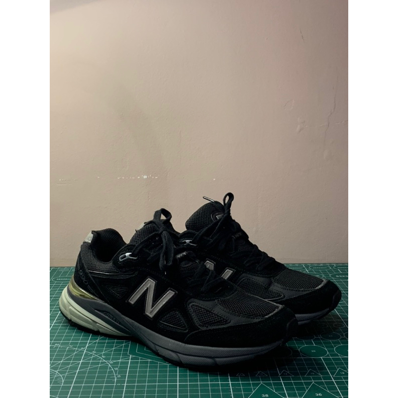 NB 990 USA Black Size 43