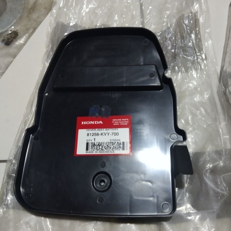 cover tutup aki cover tutup accu bagasi Honda beat karbu original ahm