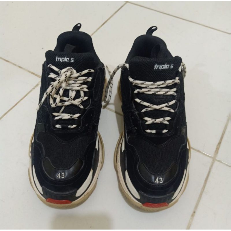 SepatuBalanciagaTripleS