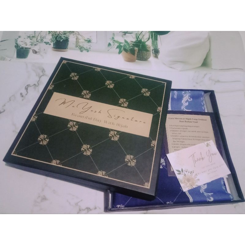 

Box Kado | Hampers | Box Hijab