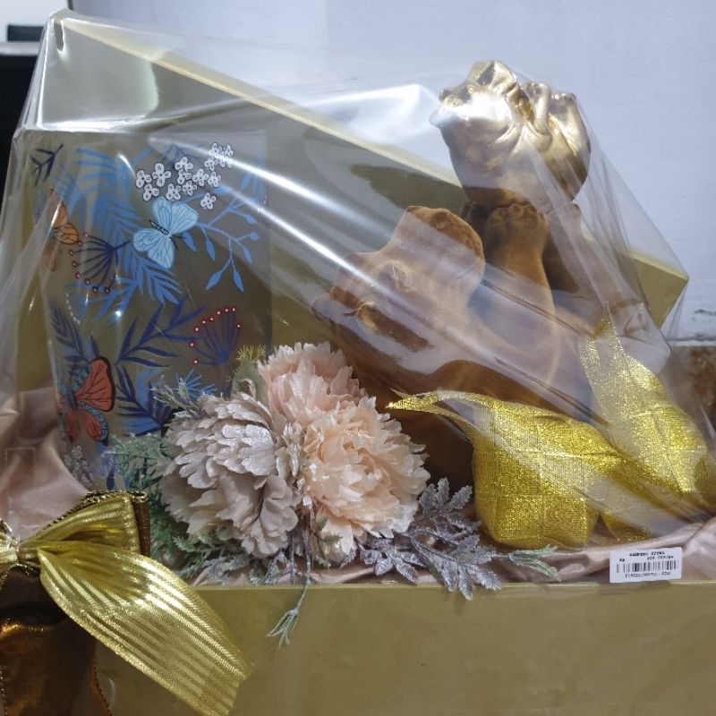 Hampers Gytha/ Hampers Natal Tahun Baru/ Hampers idul fitri/ hampers vivere furniture HARGA NORMAL 6