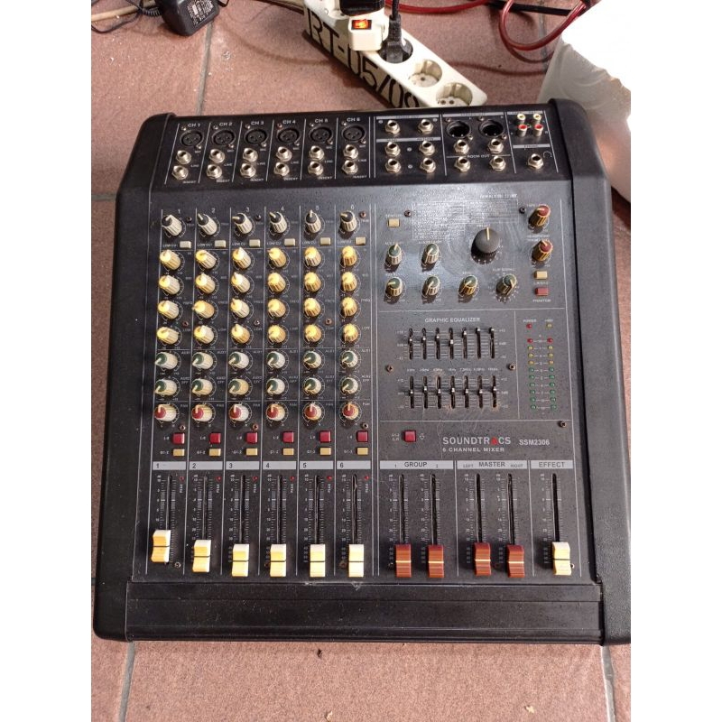 Mixer Mixer SOUNDTRACS bekas second rusak
