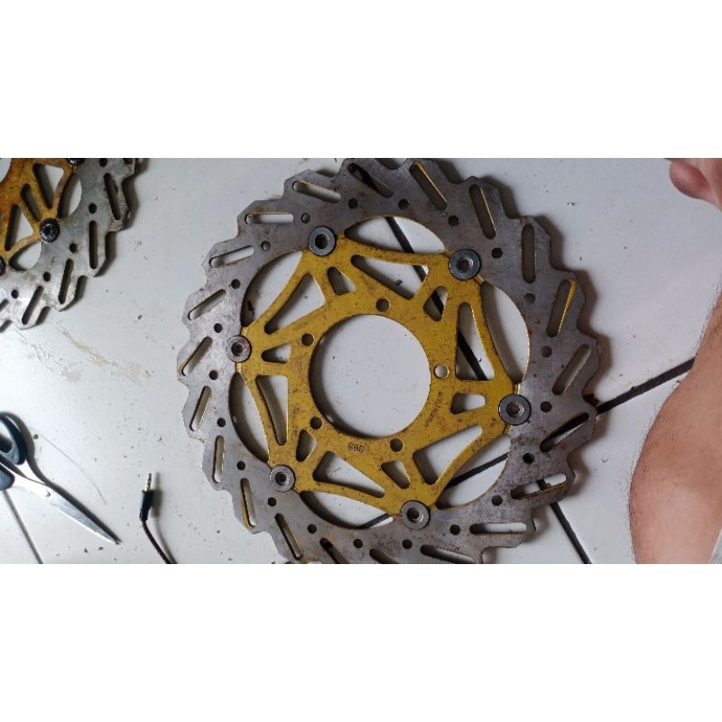 piringan Vixion baru stok lama