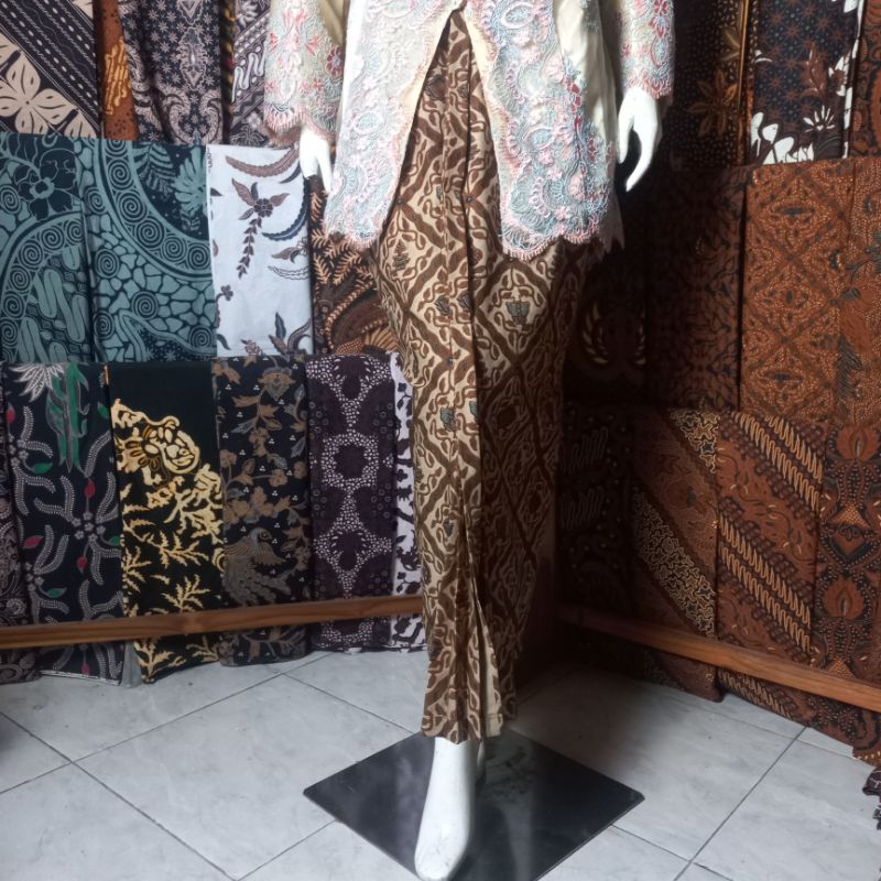 Rok Wiru Batik Jarik Sidomulyo Sogan Solo