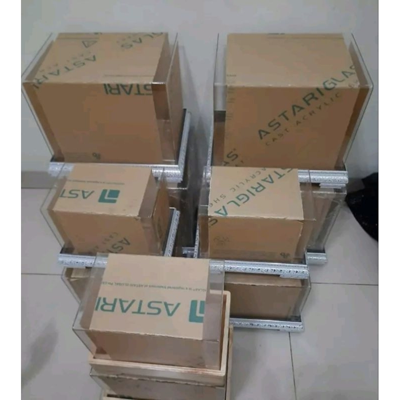 

satu paket hantaran akrilik