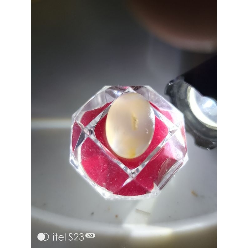 Batu Raflesia white & yellow Combong Manis ( Chalcedony ) Natural 100%