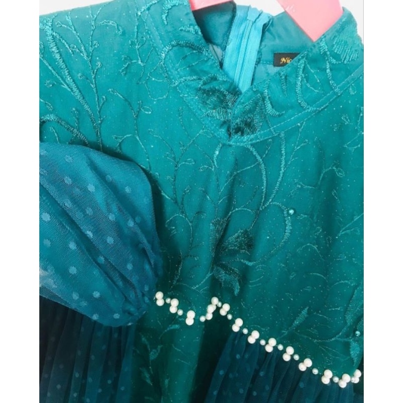 dress brukat